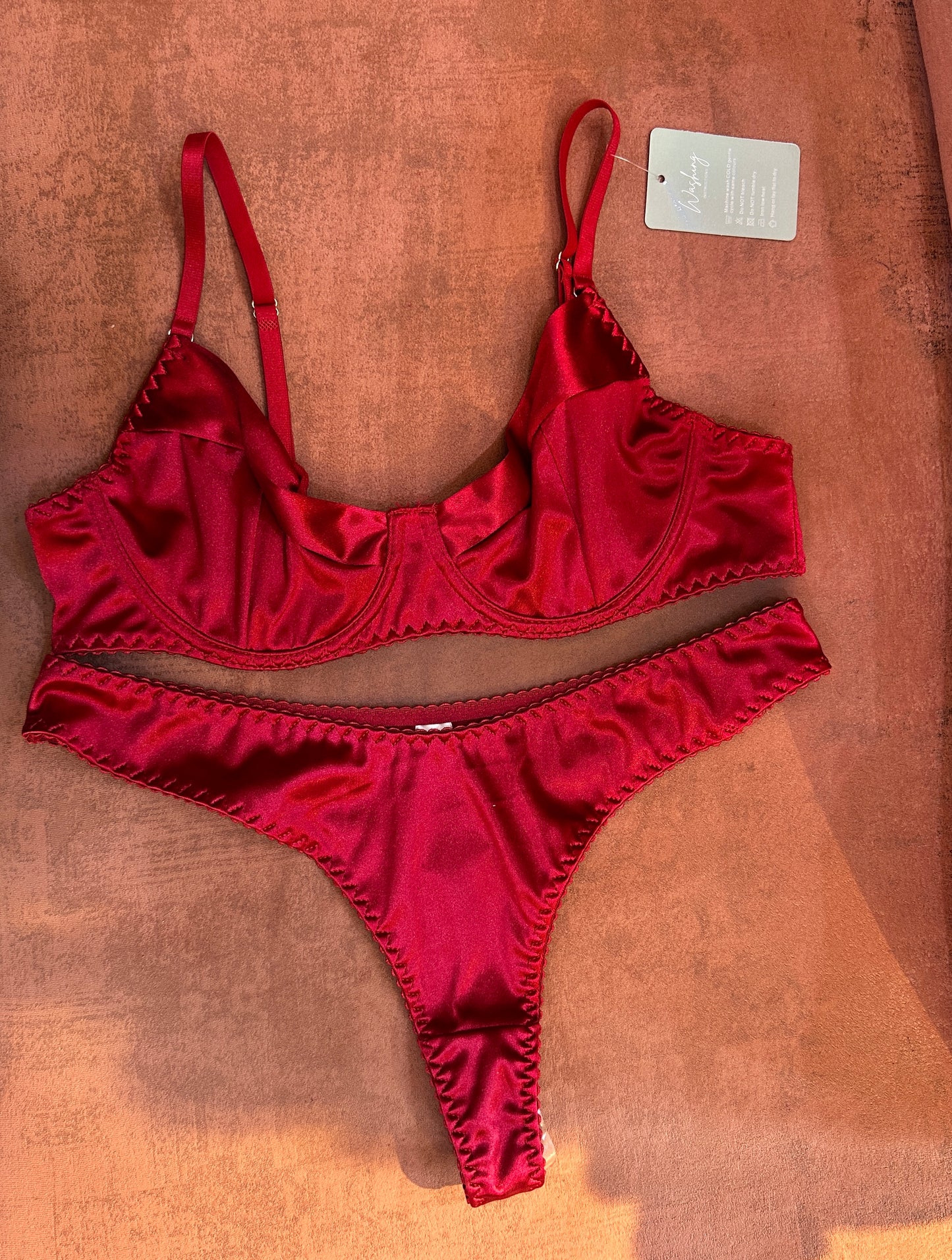 Burgundy bliss set